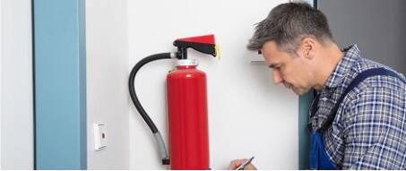 Servicearbeiten Feuerlöscher